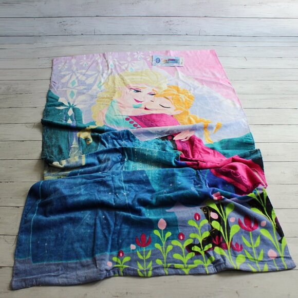 Disney Frozen Beach Towel Elsa Anna 100% Cotton - Picture 3 of 4